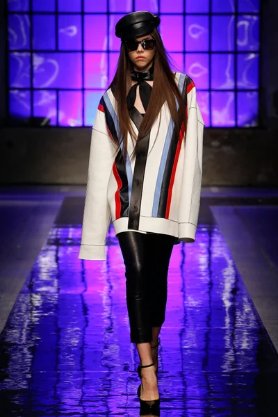 Look 42